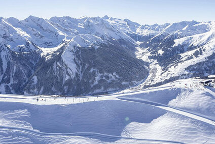 2_IMG_2573_0002_csm_Blick_ins_Tal_62bb3f39f1